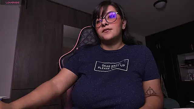 Snapshot of Steph_moon_ chatting on September 24, 2025, 11:32 pm Steph moon online show from September 24, 2025, 11:32 pm