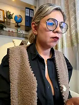 Cata Office-12 online show from January 30, 2025, 5:17 pm