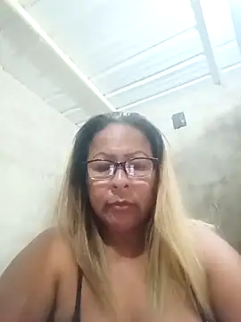 Snapshot of Afroditabichota chatting on March 19, 2025, 12:15 am Afroditabichota online show from March 19, 2025, 12:15 am