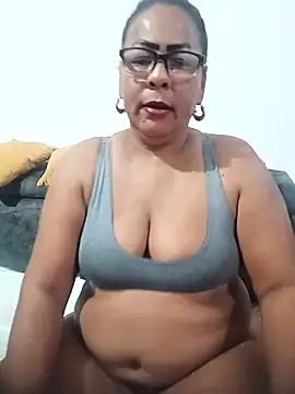 Snapshot of Afroditabichota chatting on November 4, 2025, 7:56 am Afroditabichota online show from November 4, 2025, 7:56 am