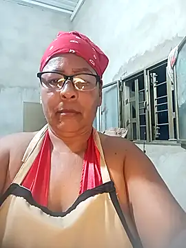 Snapshot of Afroditabichota chatting on October 12, 2025, 12:12 am Afroditabichota online show from October 12, 2025, 12:12 am