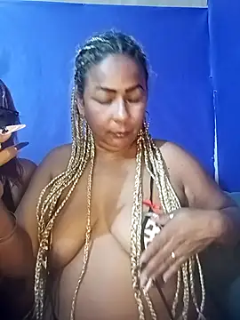 Snapshot of Afroditabichota chatting on October 2, 2025, 12:47 am Afroditabichota online show from October 2, 2025, 12:47 am