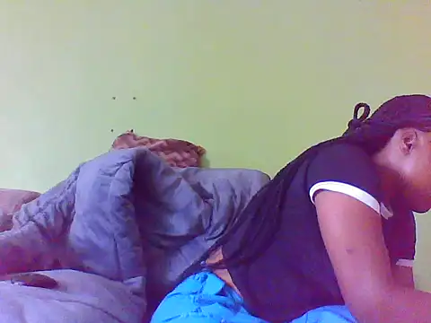 Snapshot of EBONYVANILLA02 chatting on October 17, 2025, 6:39 am EBONYVANILLA02 online show from October 17, 2025, 6:39 am