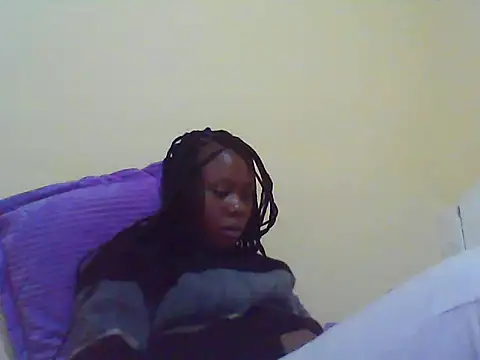 Snapshot of EBONYVANILLA02 chatting on November 18, 2025, 2:20 pm EBONYVANILLA02 online show from November 18, 2025, 2:20 pm