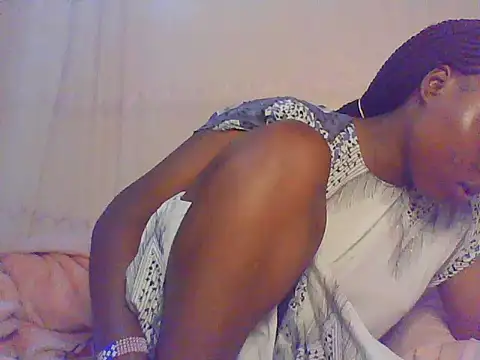 Snapshot of EBONYVANILLA02 chatting on October 14, 2025, 8:42 pm EBONYVANILLA02 online show from October 14, 2025, 8:42 pm