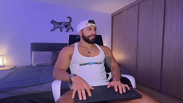 SamDornan online show from February 17, 2025, 3:44 pm
