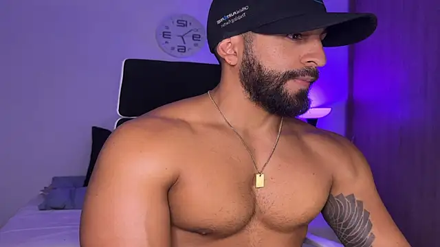 SamDornan online show from February 7, 2025, 11:55 pm