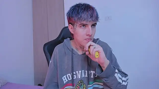 leave me alone1 online show from December 11, 2024, 6:25 am