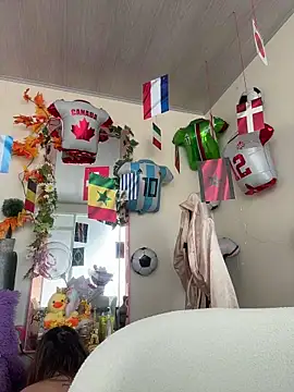Snapshot of valery_mora chatting on June 14, 2026, 5:47 pm valery mora online show from June 14, 2026, 5:47 pm