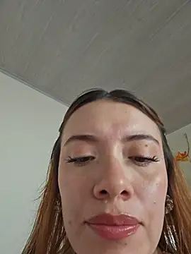 valery mora online show from October 30, 2025, 5:21 pm