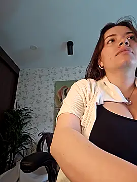 valery mora online show from February 8, 2025, 1:22 pm