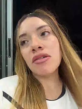 Snapshot of valery_mora chatting on July 9, 2026, 11:48 pm valery mora online show from July 9, 2026, 11:48 pm
