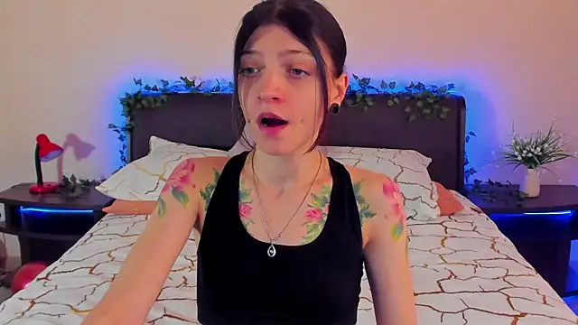 Snapshot of Lolly_Haze chatting on December 5, 2024, 5:32 am Lolly Haze online show from December 5, 2024, 5:32 am