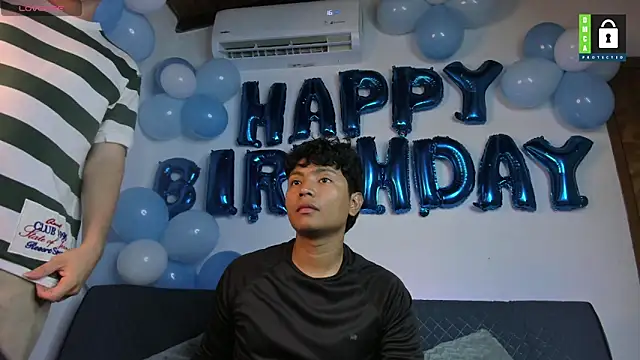 Snapshot of _Ottis_ chatting on September 21, 2025, 2:17 am Ottis online show from September 21, 2025, 2:17 am