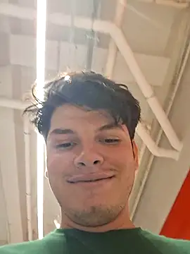 Snapshot of _Ottis_ chatting on October 17, 2025, 3:03 pm Ottis online show from October 17, 2025, 3:03 pm