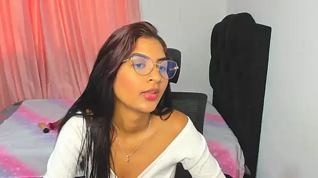 Snapshot of FalakRese chatting on January 18, 2025, 10:28 pm FalakRese online show from January 18, 2025, 10:28 pm