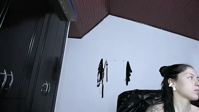 Snapshot of MistressVenena chatting on October 24, 2025, 8:30 pm MistressVenena online show from October 24, 2025, 8:30 pm