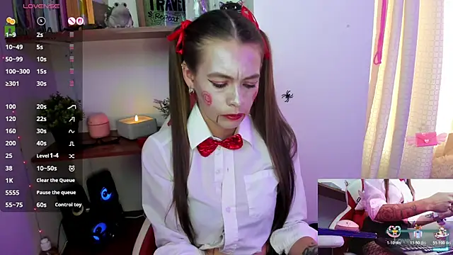 sweetlittlelisa online show from October 28, 2025, 9:03 pm