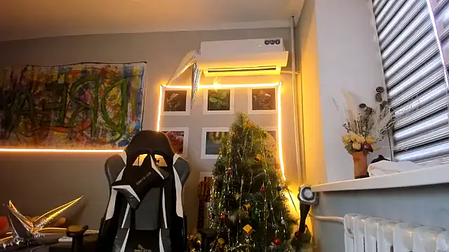 Snapshot of sara_sun34 chatting on December 23, 2024, 6:44 am sara sun34 online show from December 23, 2024, 6:44 am