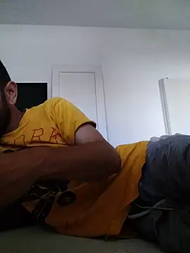 weedmanhot28 online show from May 26, 2026, 6:33 am