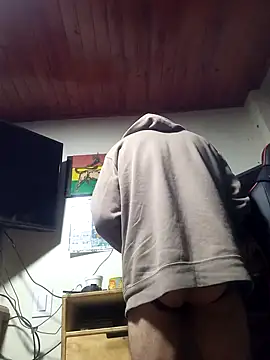 Snapshot of weedmanhot28 chatting on January 12, 2026, 10:11 am weedmanhot28 online show from January 12, 2026, 10:11 am