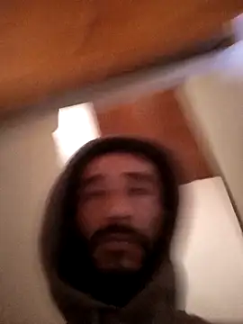 Snapshot of weedmanhot28 chatting on December 21, 2025, 1:35 pm weedmanhot28 online show from December 21, 2025, 1:35 pm