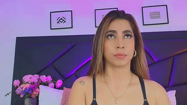 Snapshot of SophieCarther chatting on October 13, 2025, 11:34 am SophieCarther online show from October 13, 2025, 11:34 am