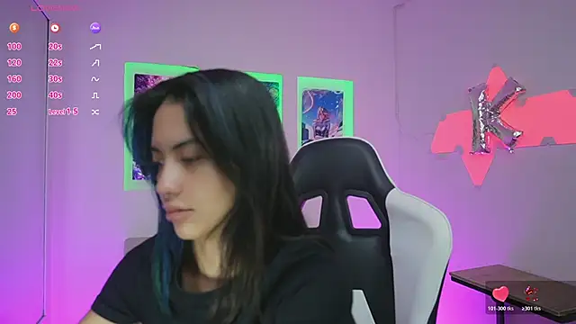 Snapshot of KayraOwen chatting on October 25, 2025, 11:42 am KayraOwen online show from October 25, 2025, 11:42 am