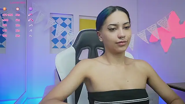 Snapshot of KayraOwen chatting on October 6, 2025, 12:06 pm KayraOwen online show from October 6, 2025, 12:06 pm