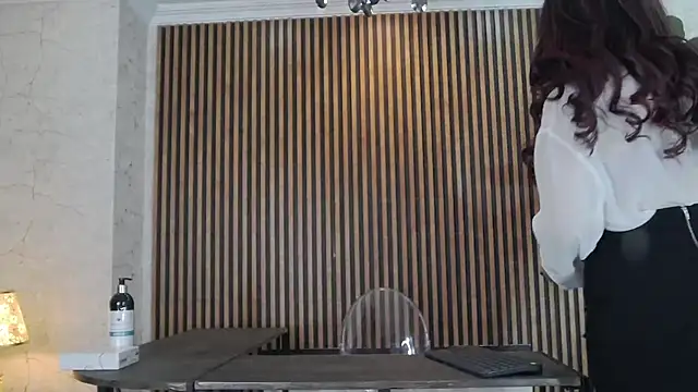 MonicaMoret online show from March 30, 2026, 1:01 pm