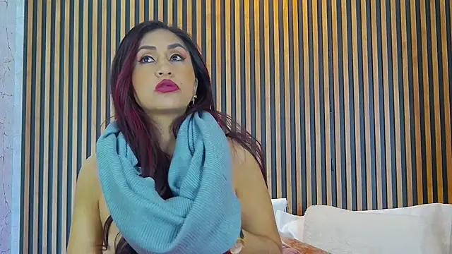 Snapshot of MonicaMoret chatting on September 30, 2025, 12:22 pm MonicaMoret online show from September 30, 2025, 12:22 pm