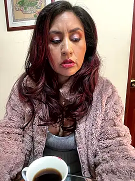 Snapshot of MonicaMoret chatting on January 14, 2026, 12:20 pm MonicaMoret online show from January 14, 2026, 12:20 pm