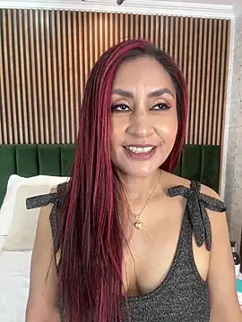 MonicaMoret online show from April 13, 2026, 12:20 pm