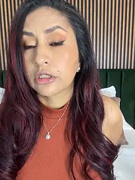 Snapshot of MonicaMoret chatting on February 7, 2026, 11:07 am MonicaMoret online show from February 7, 2026, 11:07 am