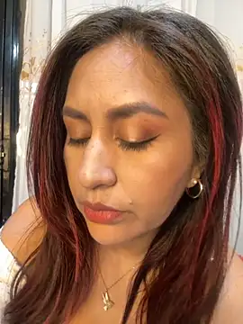 Snapshot of MonicaMoret chatting on December 5, 2025, 12:15 pm MonicaMoret online show from December 5, 2025, 12:15 pm