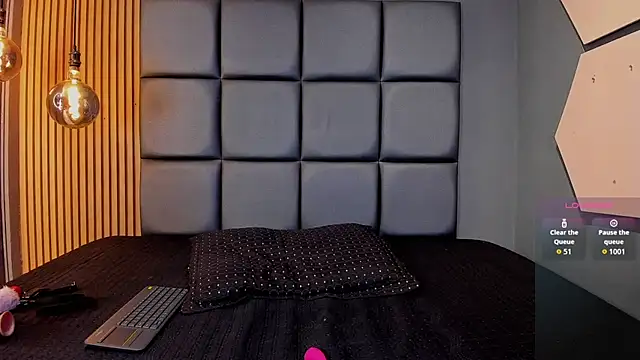 Snapshot of ANDREA__LOVE chatting on October 22, 2025, 1:21 pm ANDREA  LOVE online show from October 22, 2025, 1:21 pm