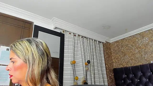 stella xue online show from March 3, 2025, 8:00 pm