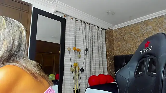 stella xue online show from March 5, 2025, 10:54 pm