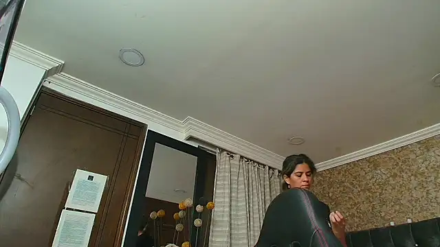 stella xue online show from September 18, 2025, 8:12 pm