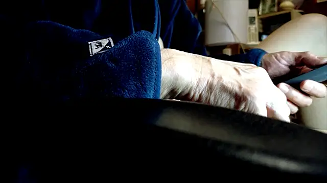 Snapshot of hidenyan02 chatting on March 11, 2025, 8:08 am hidenyan02 online show from March 11, 2025, 8:08 am