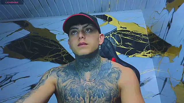 Snapshot of Kevin22_222 chatting on September 22, 2025, 5:46 am Kevin22 222 online show from September 22, 2025, 5:46 am