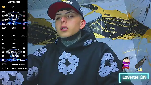 Snapshot of Kevin22_222 chatting on September 19, 2025, 5:55 am Kevin22 222 online show from September 19, 2025, 5:55 am