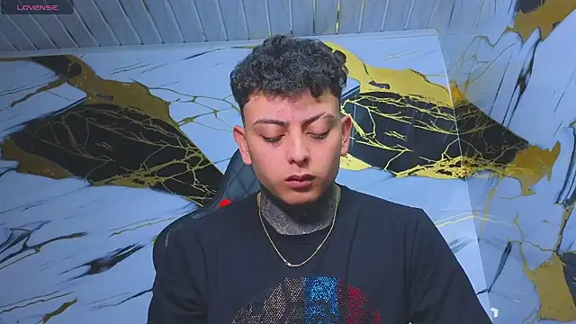 Snapshot of Kevin22_222 chatting on October 3, 2025, 3:52 am Kevin22 222 online show from October 3, 2025, 3:52 am