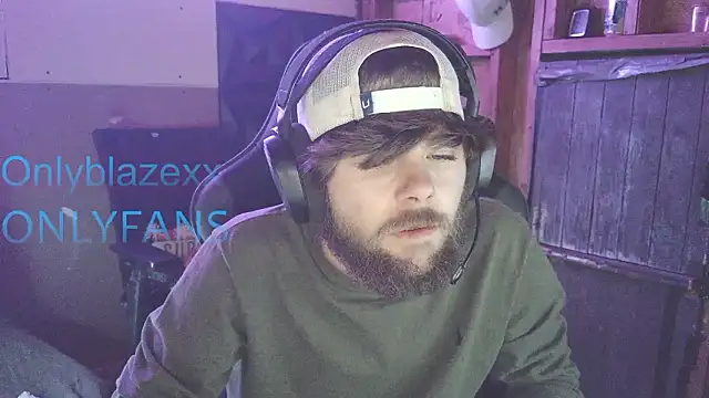 Snapshot of OnlyBlazexx chatting on February 6, 2026, 3:35 am OnlyBlazexx online show from February 6, 2026, 3:35 am