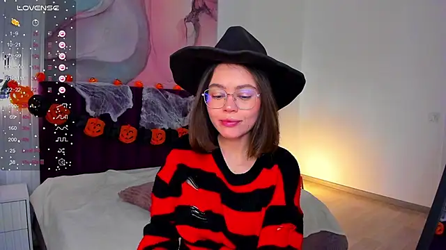 Snapshot of Kelly_Cuutie chatting on October 29, 2025, 1:26 am Kelly Cuutie online show from October 29, 2025, 1:26 am