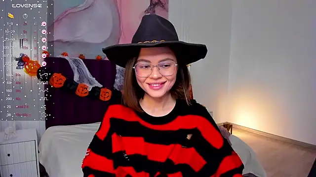 Snapshot of Kelly_Cuutie chatting on October 25, 2025, 12:54 am Kelly Cuutie online show from October 25, 2025, 12:54 am