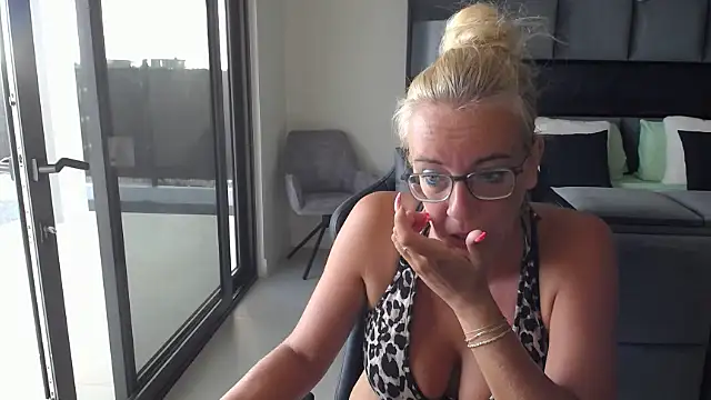 Wendysexyx online show from December 22, 2025, 11:54 am