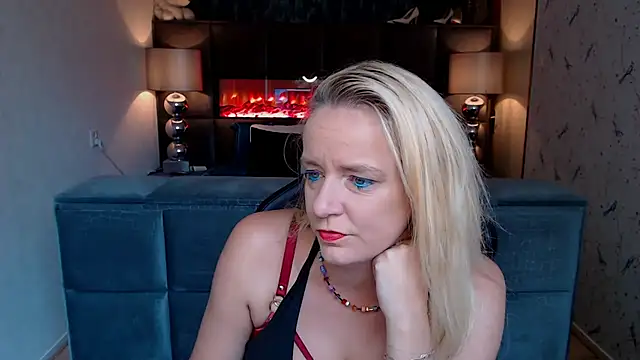 Snapshot of Wendysexyx chatting on October 4, 2025, 8:16 am Wendysexyx online show from October 4, 2025, 8:16 am