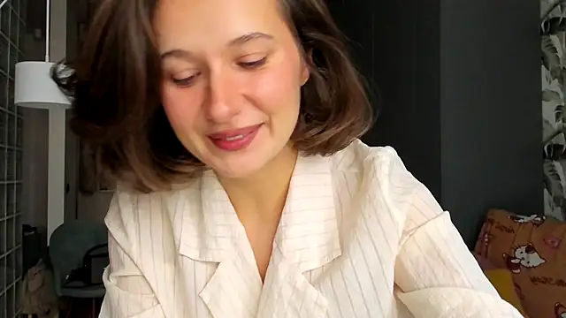 Lilith lutherlow online show from November 17, 2025, 12:53 pm