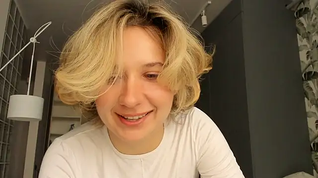 Lilith lutherlow online show from January 10, 2026, 1:17 pm